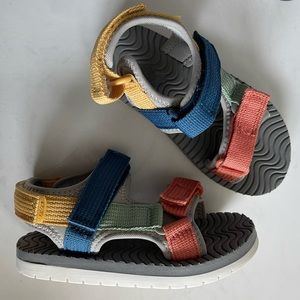 Cat & jack toddler strap sandals sz 9